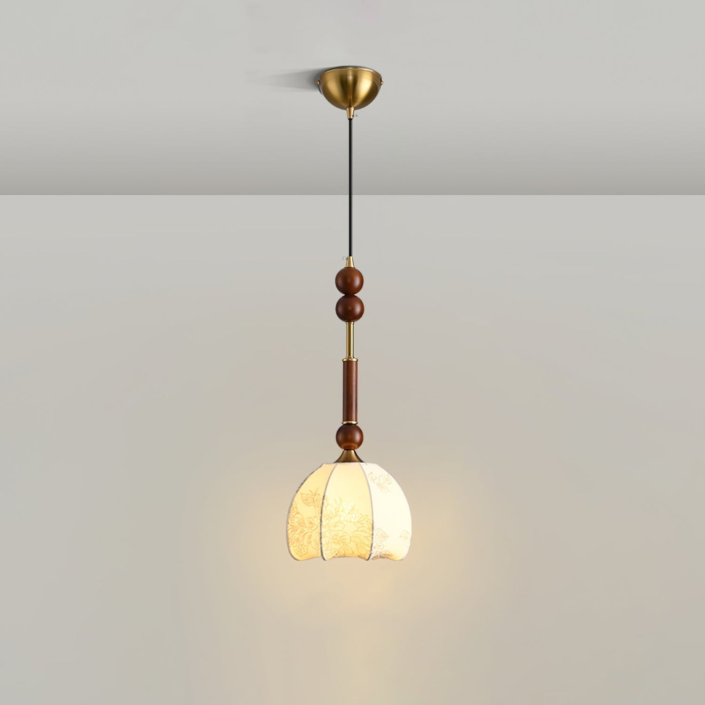 Romy – Pendelleuchte im römischen Stil mit Glas, Holz und Messing