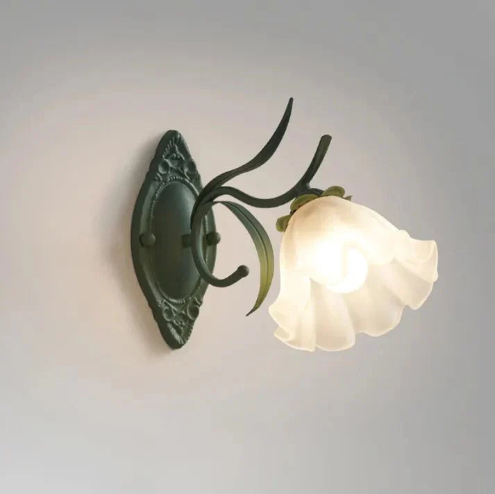 Liora – Wandlampe mit Maiglöckchen-Motiv