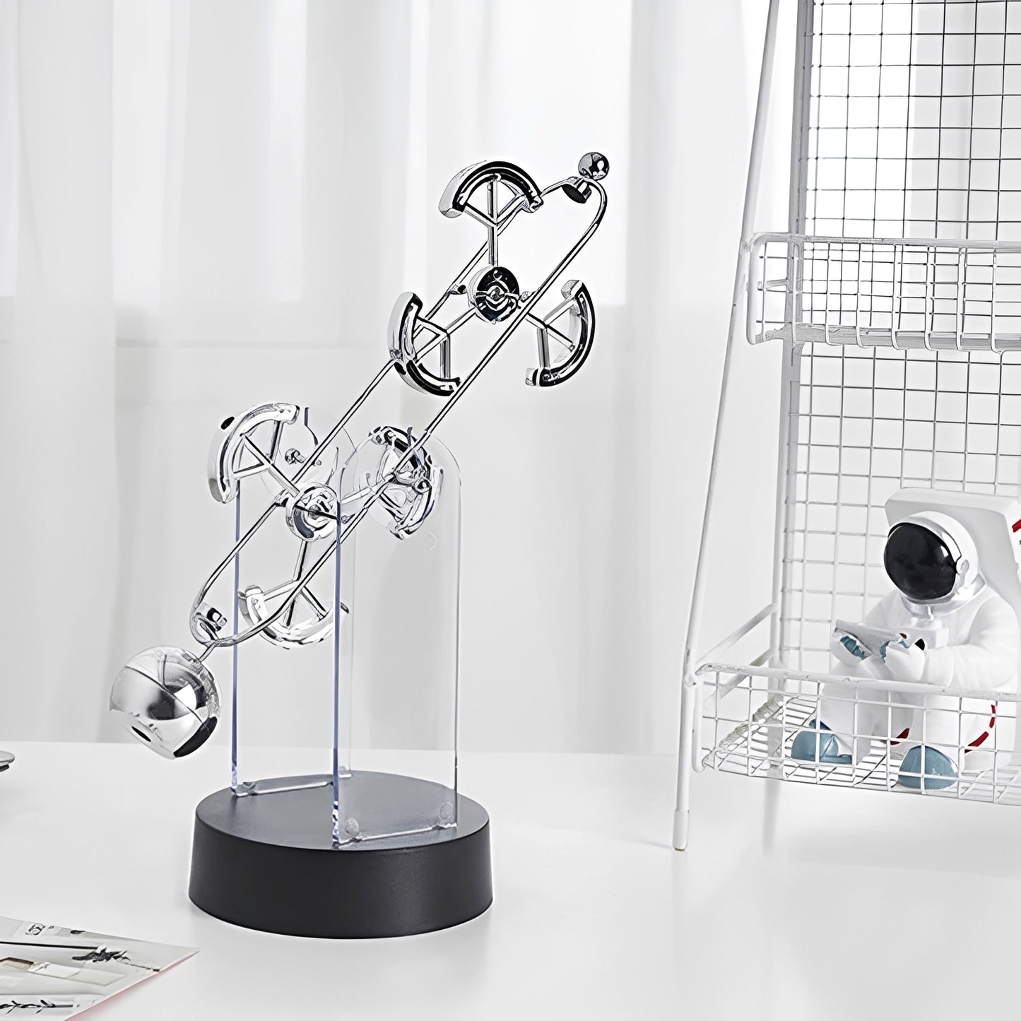 OrbitMotion – Kreatives Newton-Pendel