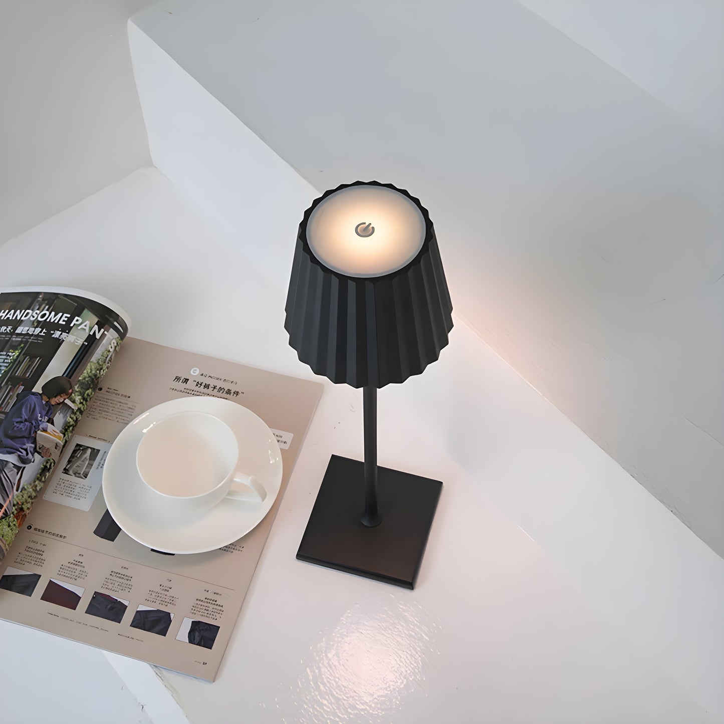 NordicTouch – Dimmbare Tischlampe im skandinavischen Stil
