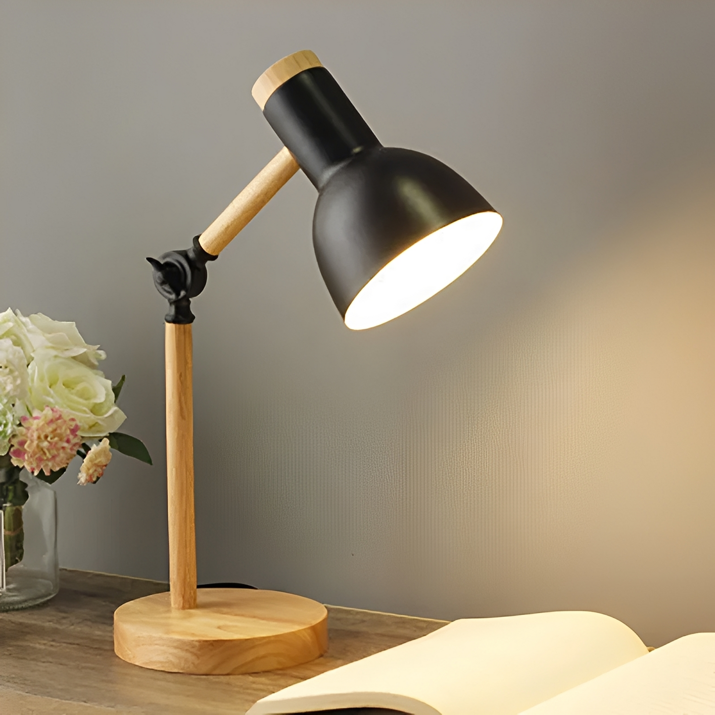 Liv – Nordische LED-Tischlampe