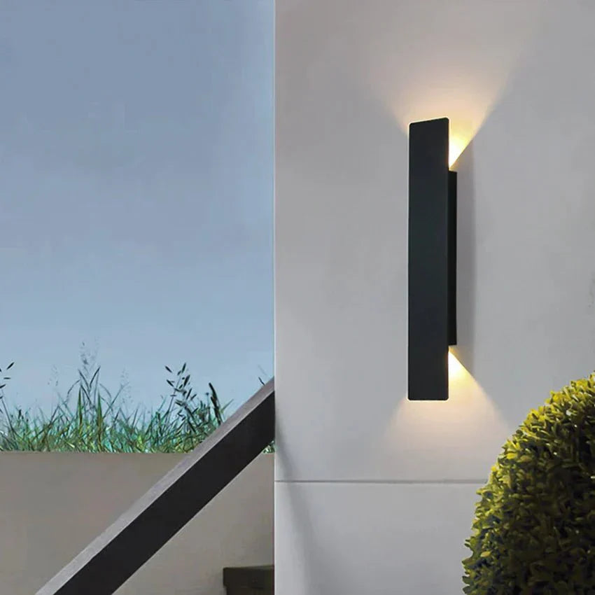 TriShine – Outdoor-Wandleuchte mit dreifachem LED-Licht
