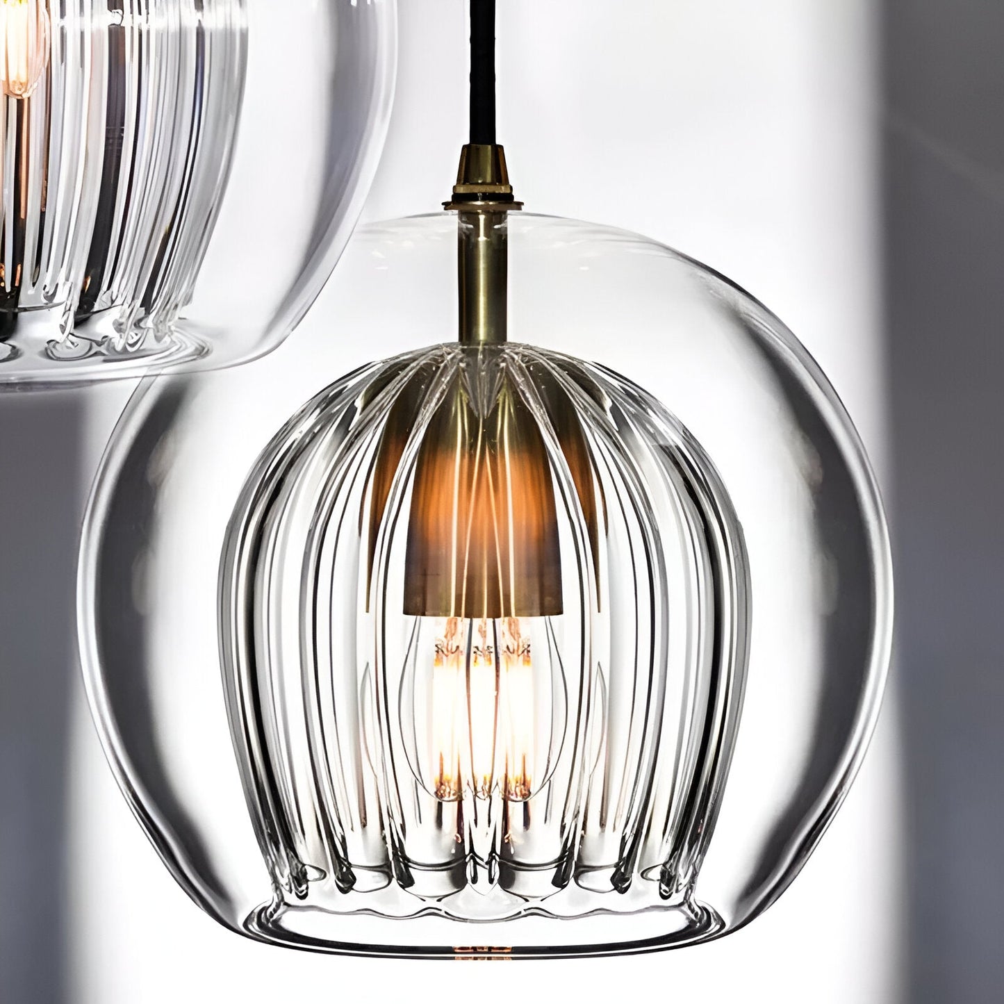 Pia – Schlichte Glas-Pendelleuchte