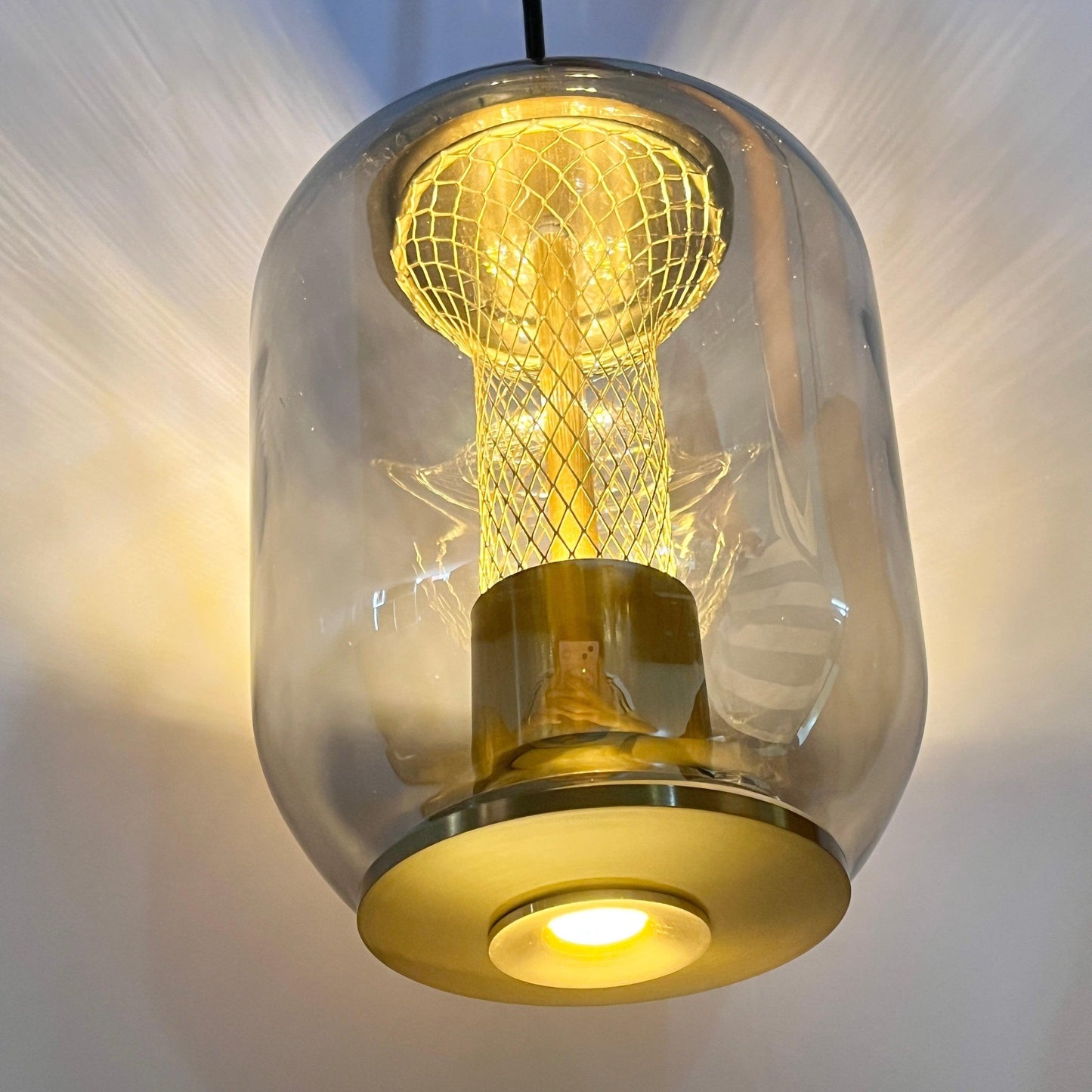 Savanna – Elegante Glas-Pendelleuchte für stilvolle Wohnräume