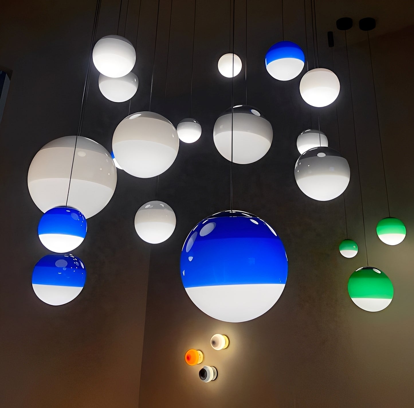Mel – Nordic Farbglas-Pendelleuchte