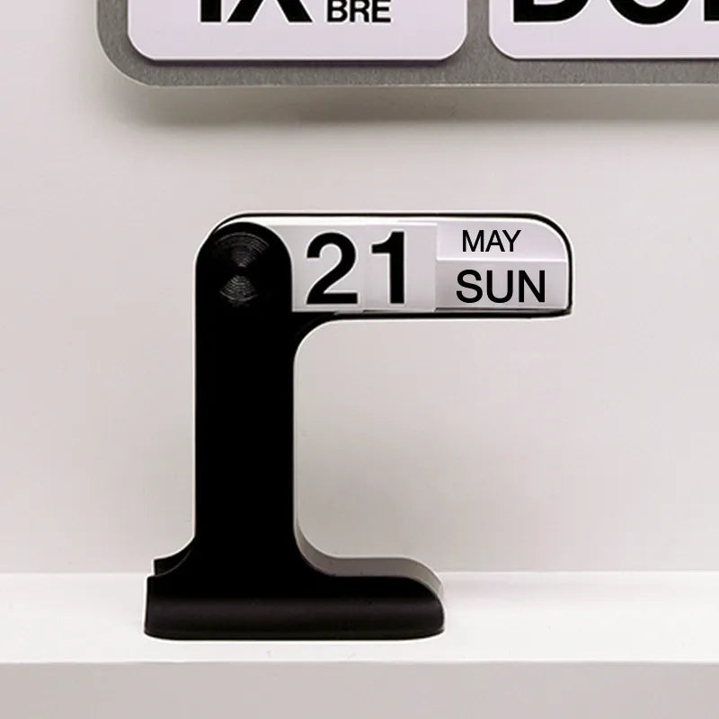 FlipTime – Moderner Schreibtischkalender in monochromem Design