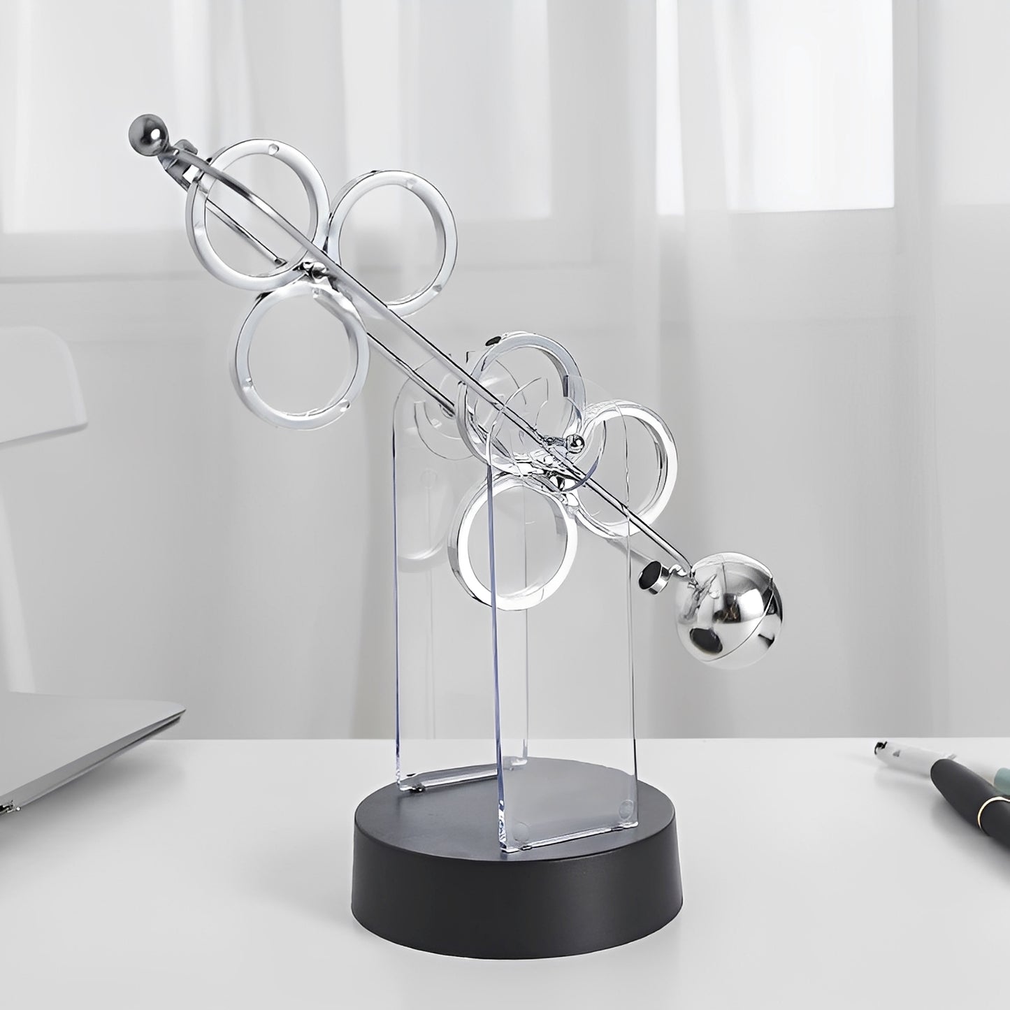 OrbitMotion – Kreatives Newton-Pendel