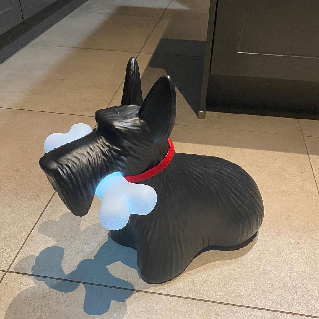Scottie – Tischlampe aus Harz