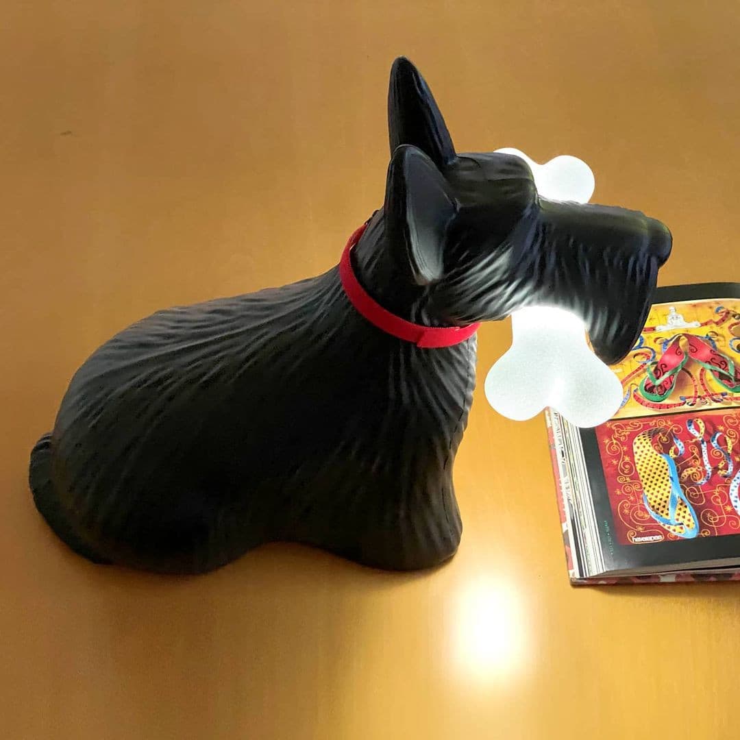 Scottie – Tischlampe aus Harz