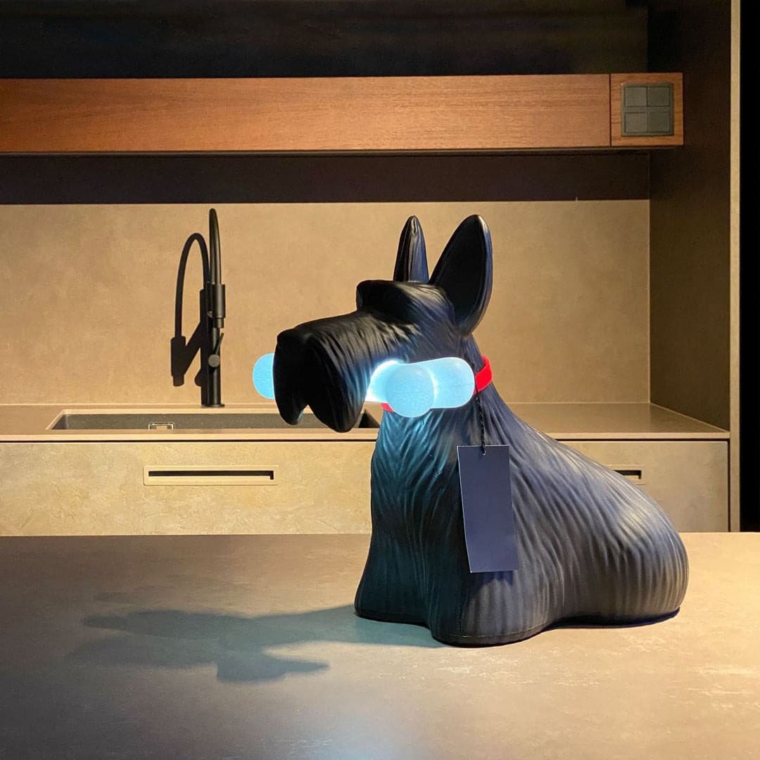 Scottie – Tischlampe aus Harz