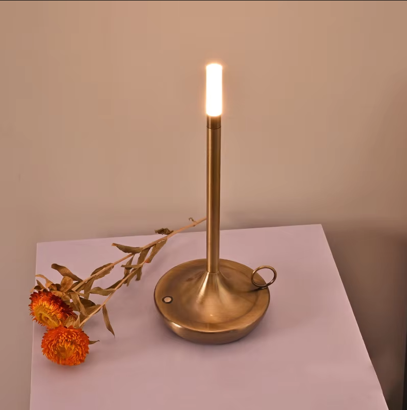 Elina – Tragbare Retro Tischlampe mit Kerzenlicht-Effekt