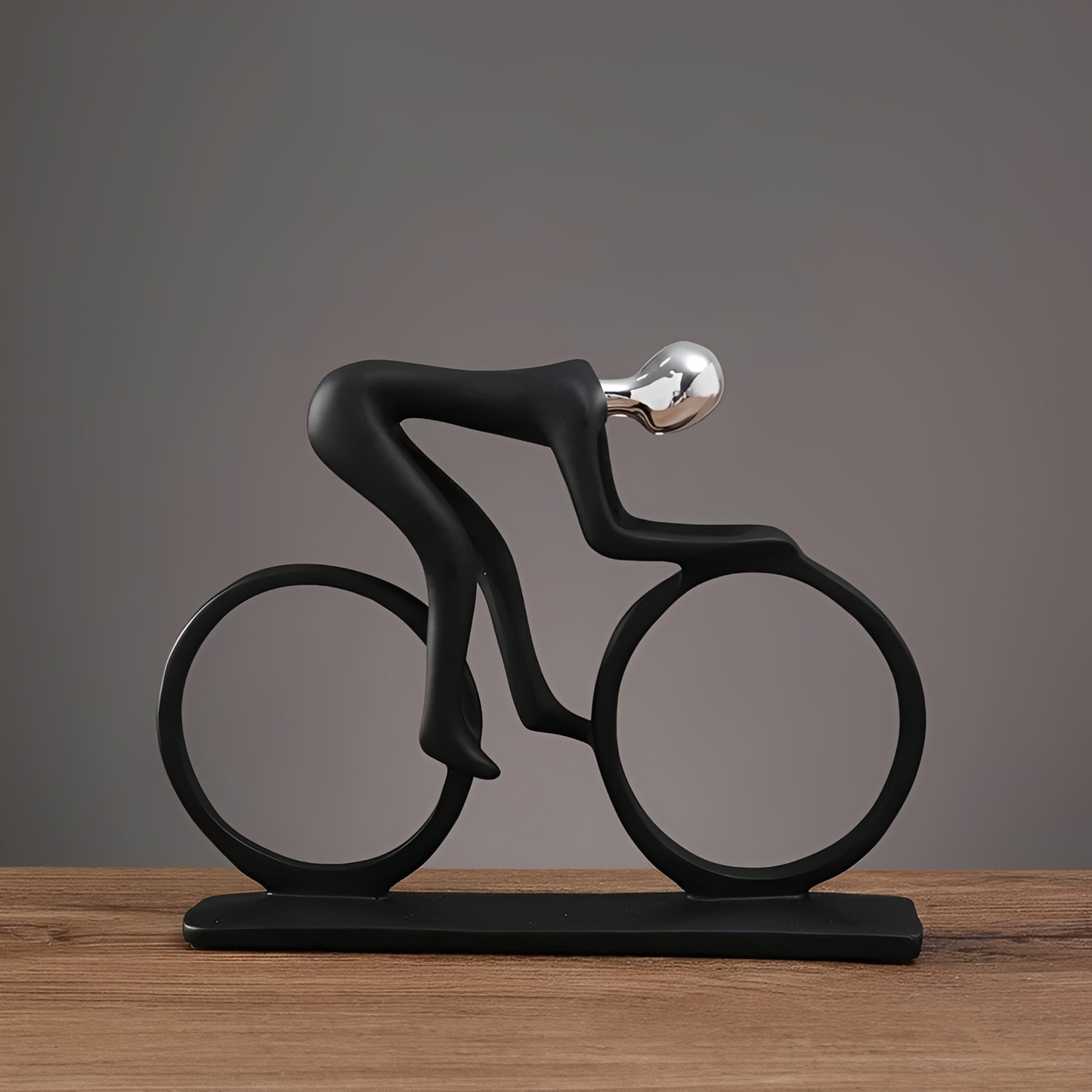 Lukas – Moderne Radfahrer-Skulptur