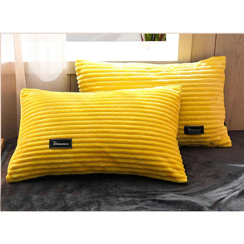 Gemütliches 4-teiliges Bettwäscheset aus Korallenfleece