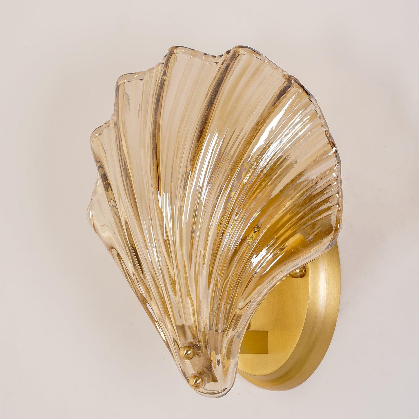 Shellina – Keramik-Wandleuchte in Muscheloptik