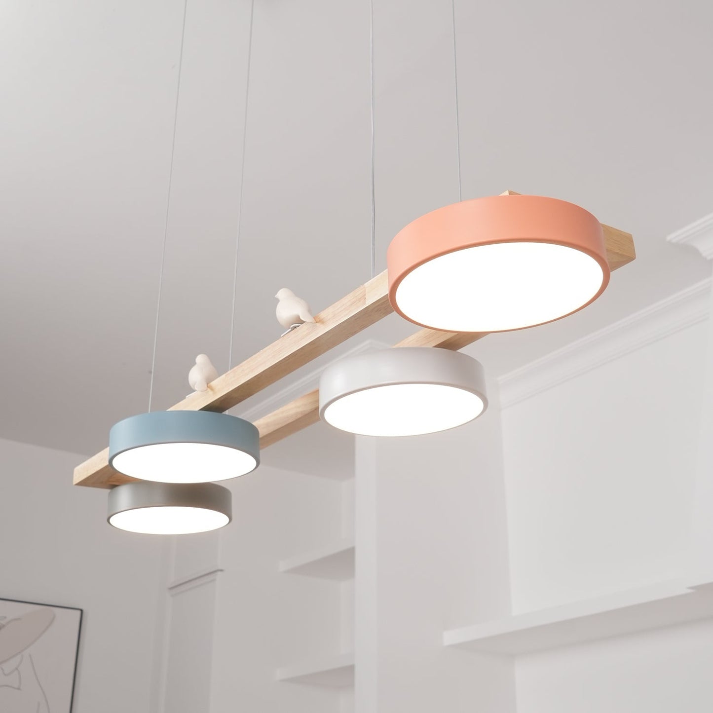 Elian – Moderner LED-Kronleuchter aus Massivholz