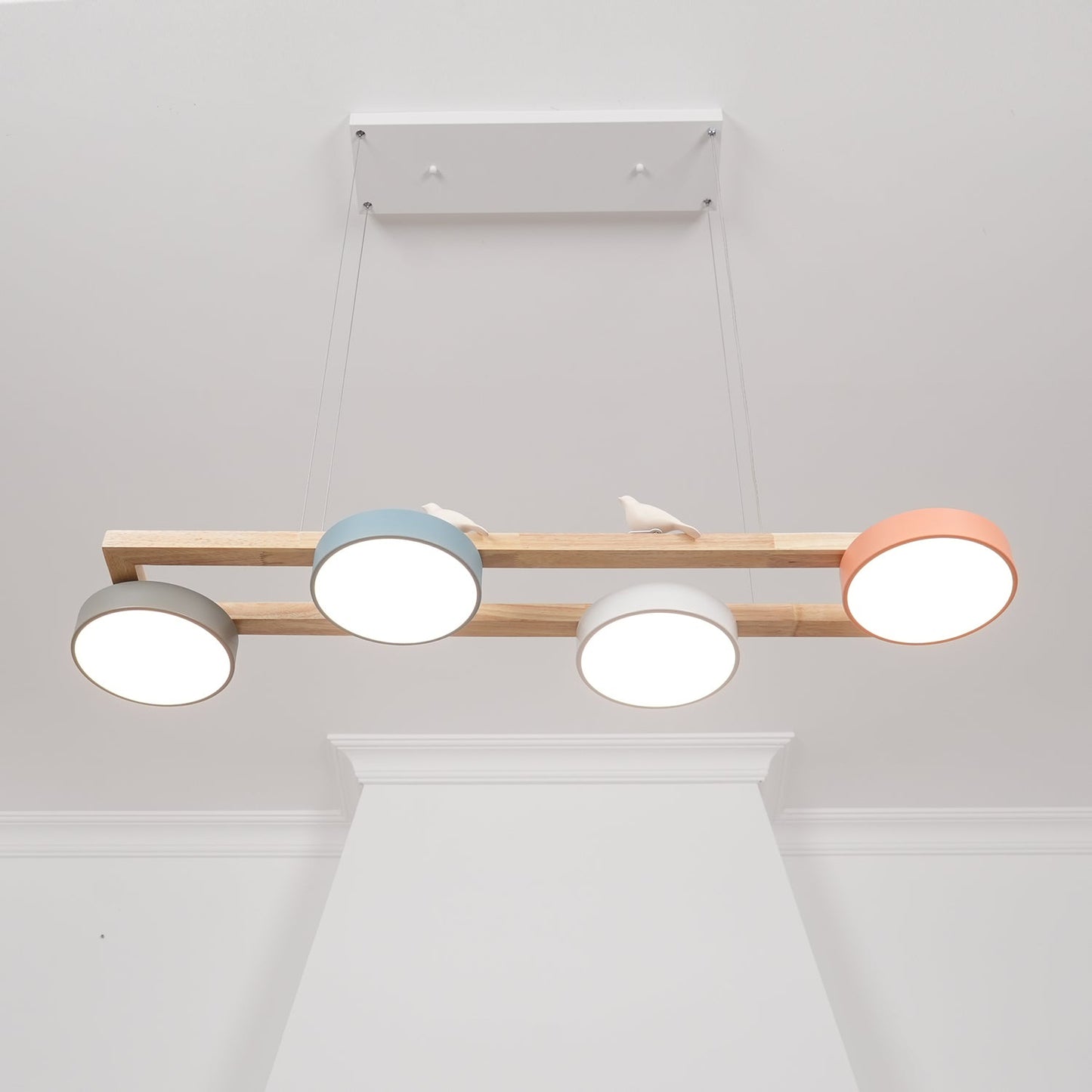 Elian – Moderner LED-Kronleuchter aus Massivholz