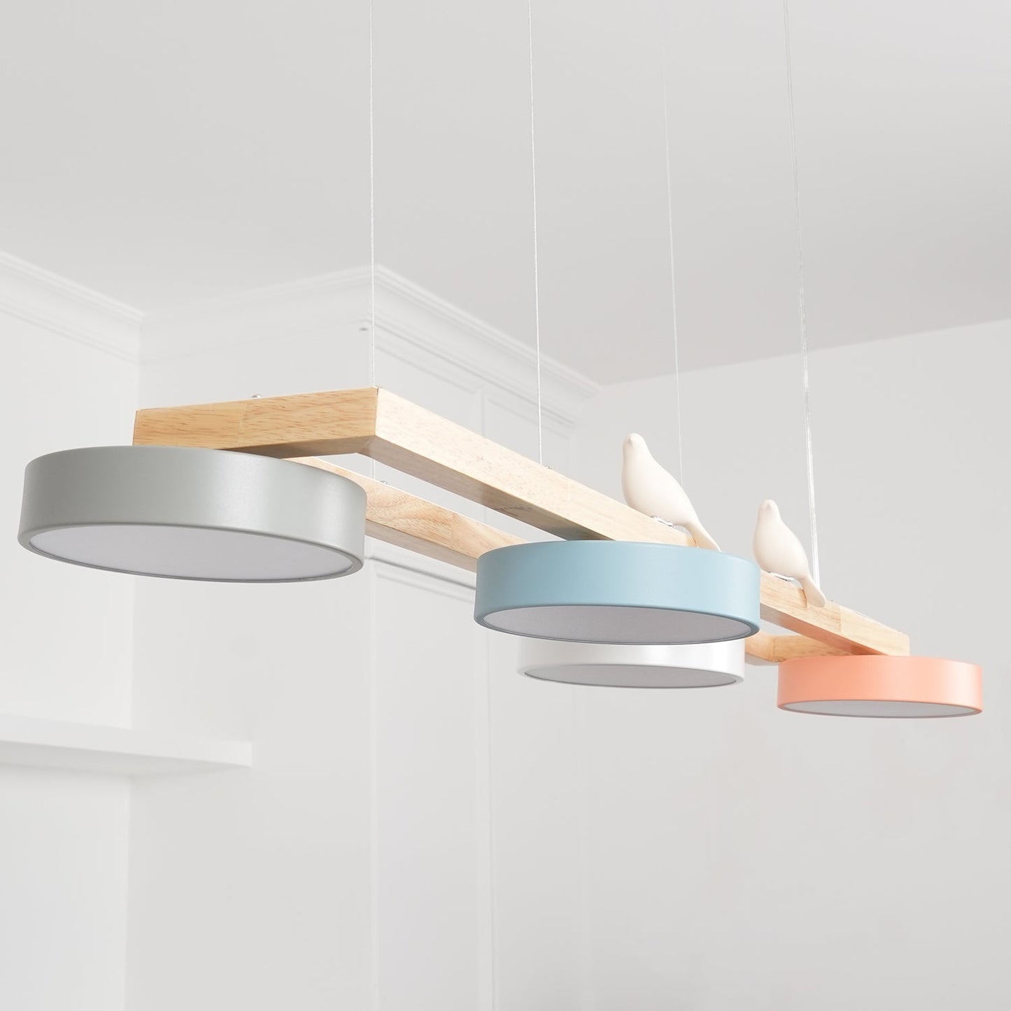 Elian – Moderner LED-Kronleuchter aus Massivholz