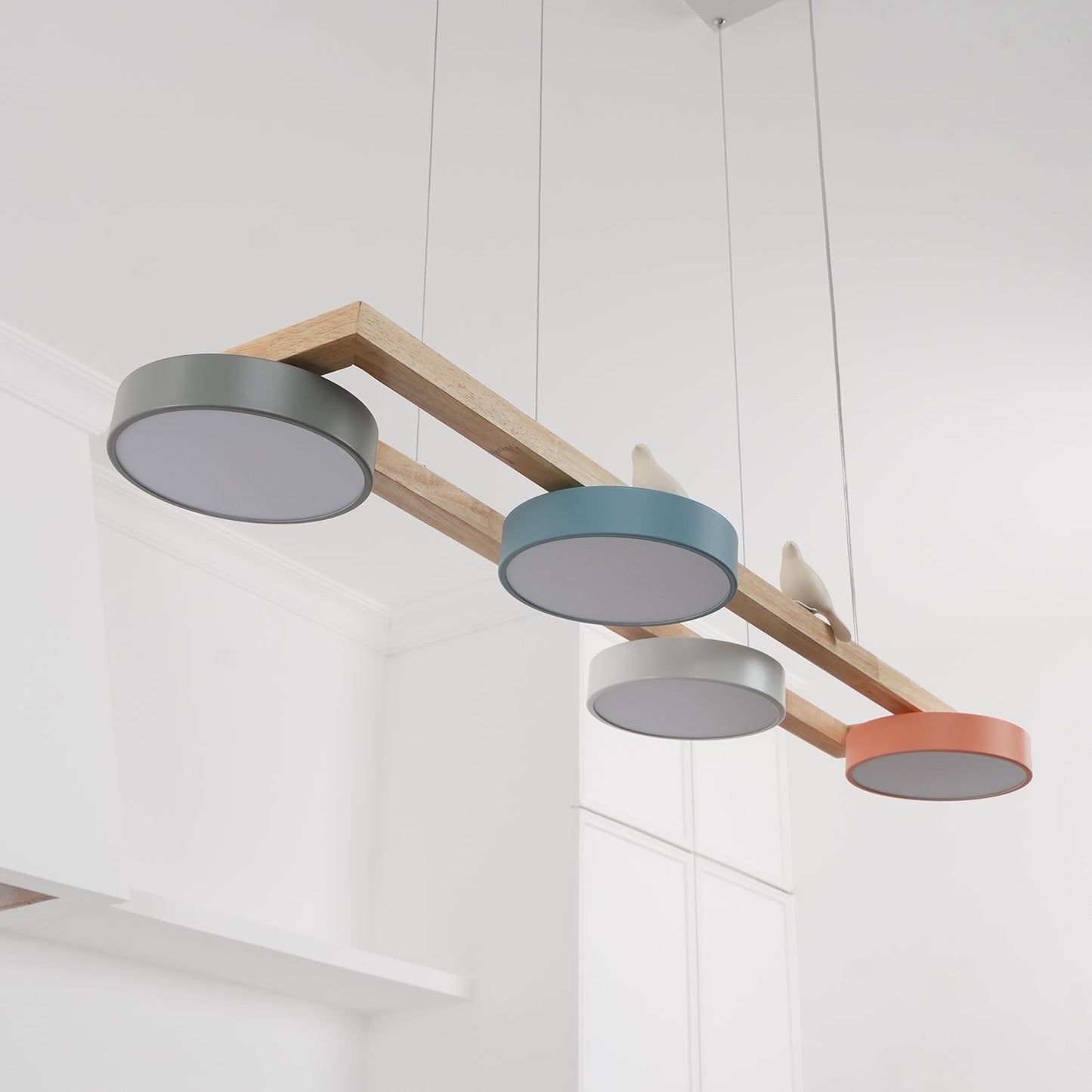 Elian – Moderner LED-Kronleuchter aus Massivholz