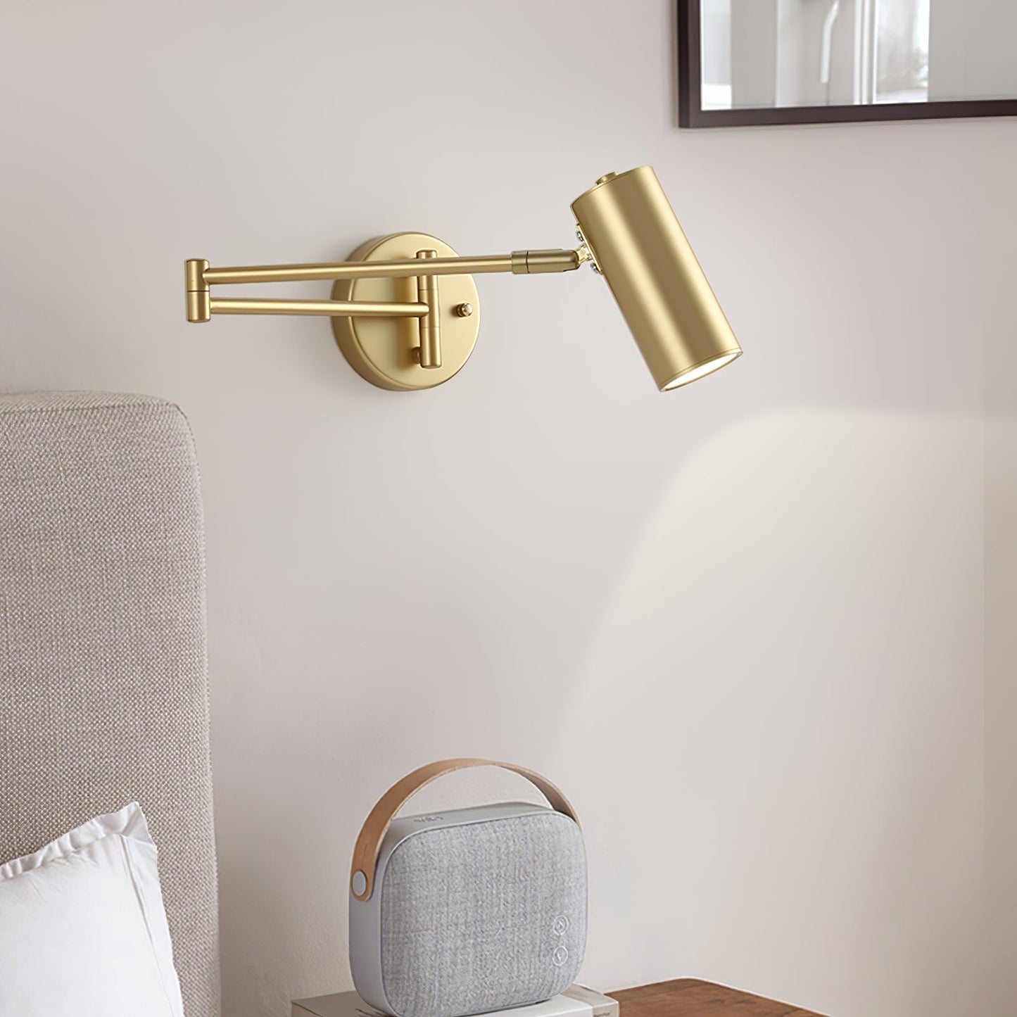 Lina – Verstellbare Wandleuchte mit Schwenkarm im modernen Design