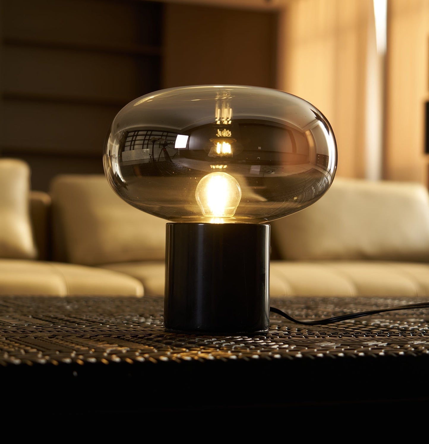 Lin – Glas-Tischlampe im Nordischen Design