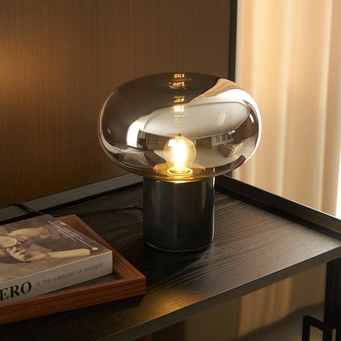 Lin – Glas-Tischlampe im Nordischen Design