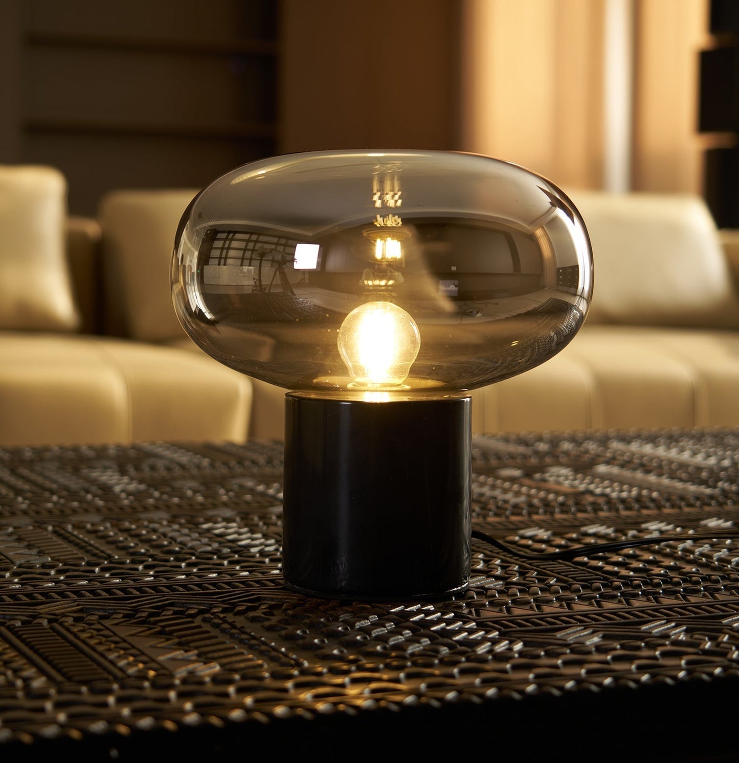 Lin – Glas-Tischlampe im Nordischen Design