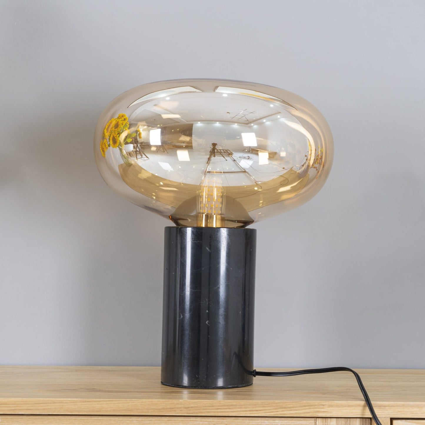 Lin – Glas-Tischlampe im Nordischen Design