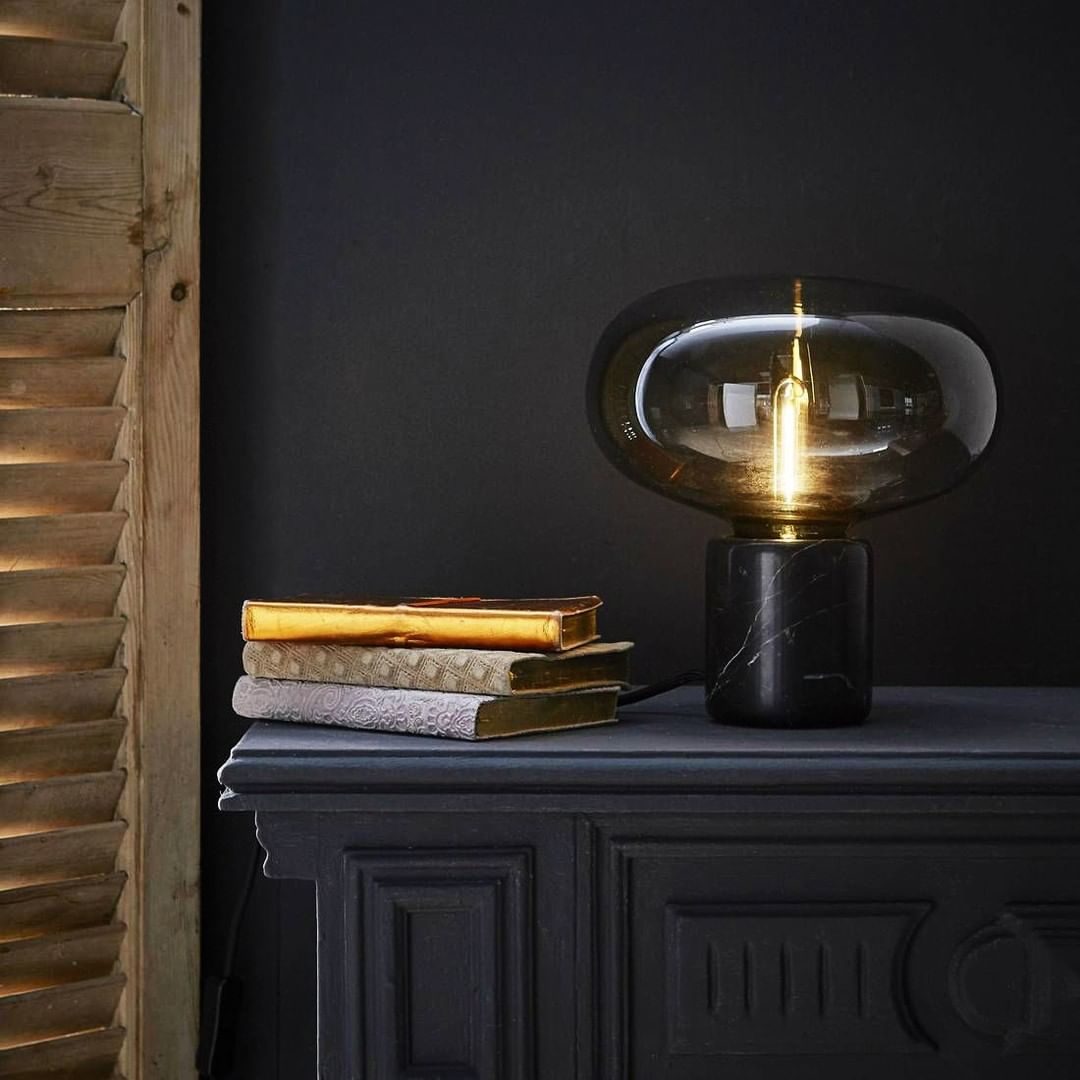 Lin – Glas-Tischlampe im Nordischen Design