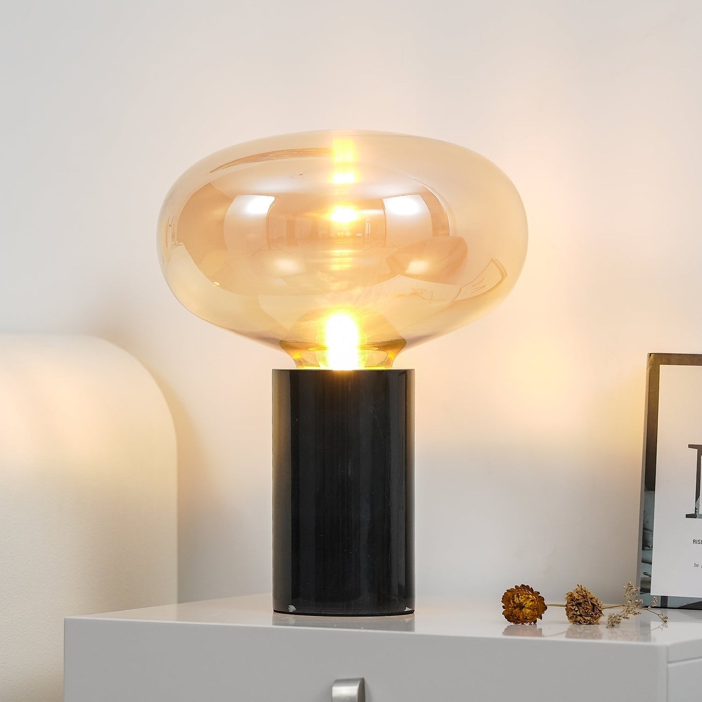 Lin – Glas-Tischlampe im Nordischen Design
