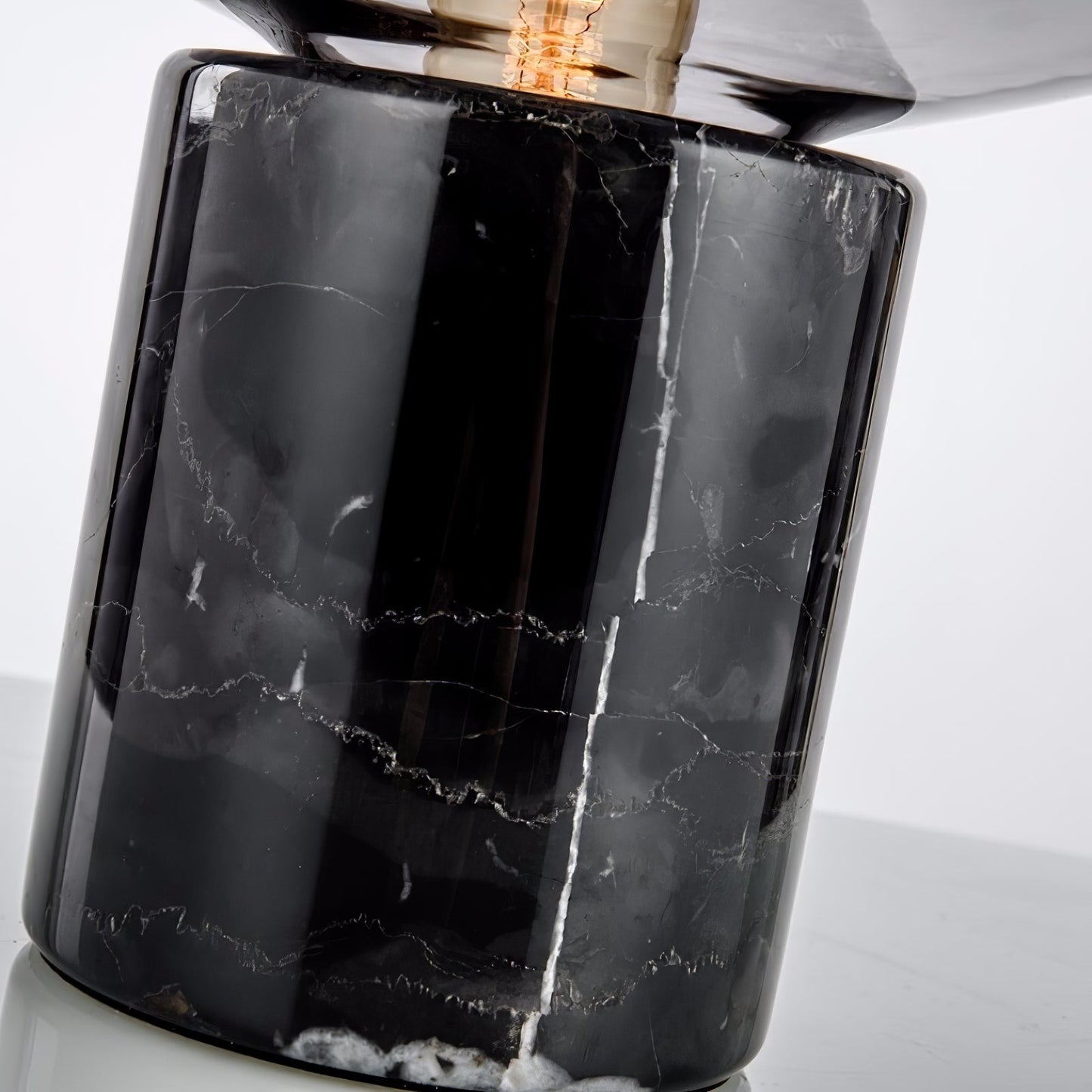 Lin – Glas-Tischlampe im Nordischen Design