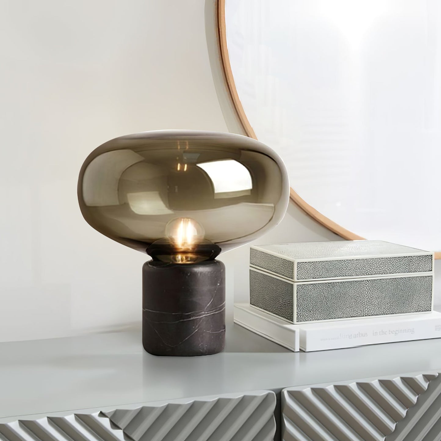 Lin – Glas-Tischlampe im Nordischen Design