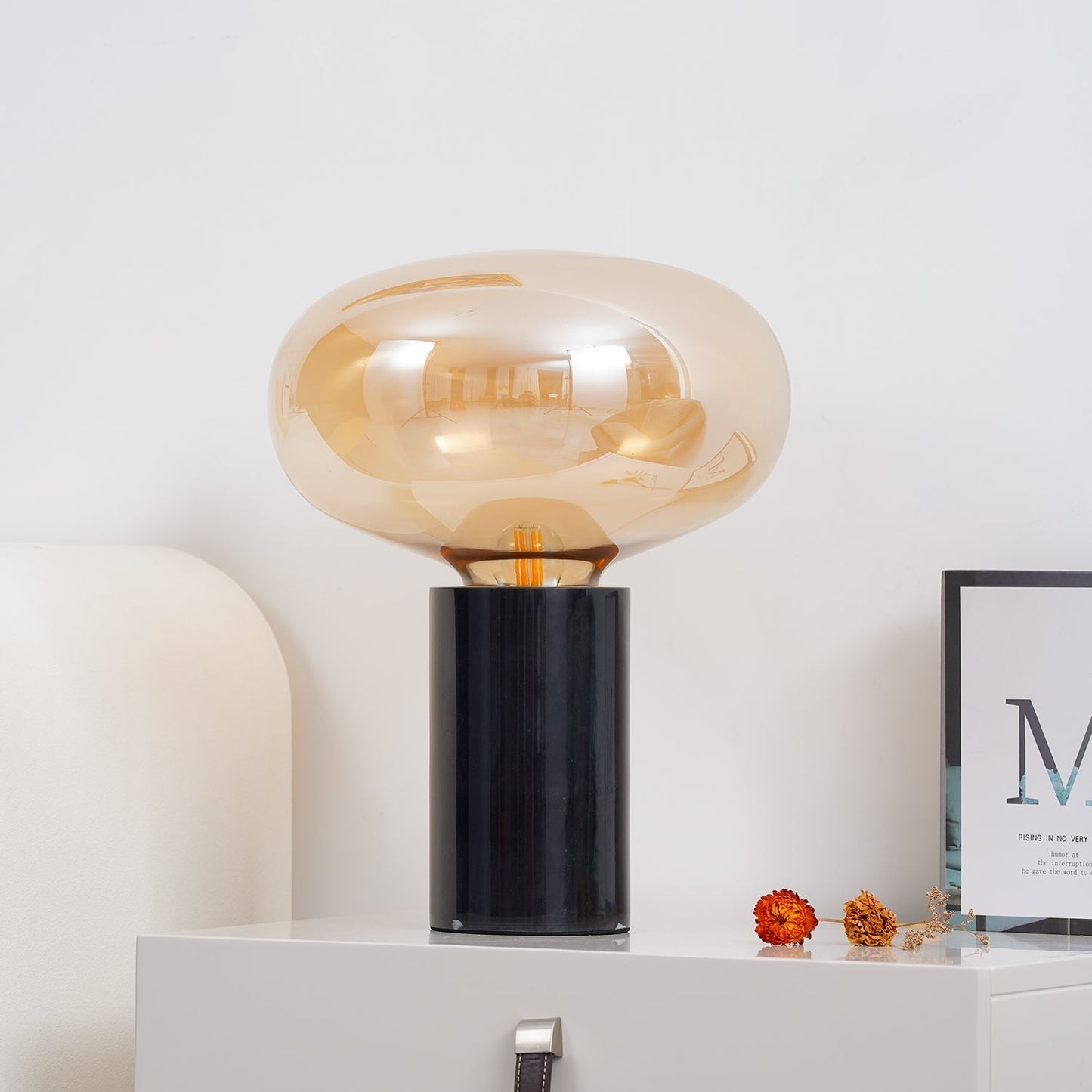 Lin – Glas-Tischlampe im Nordischen Design