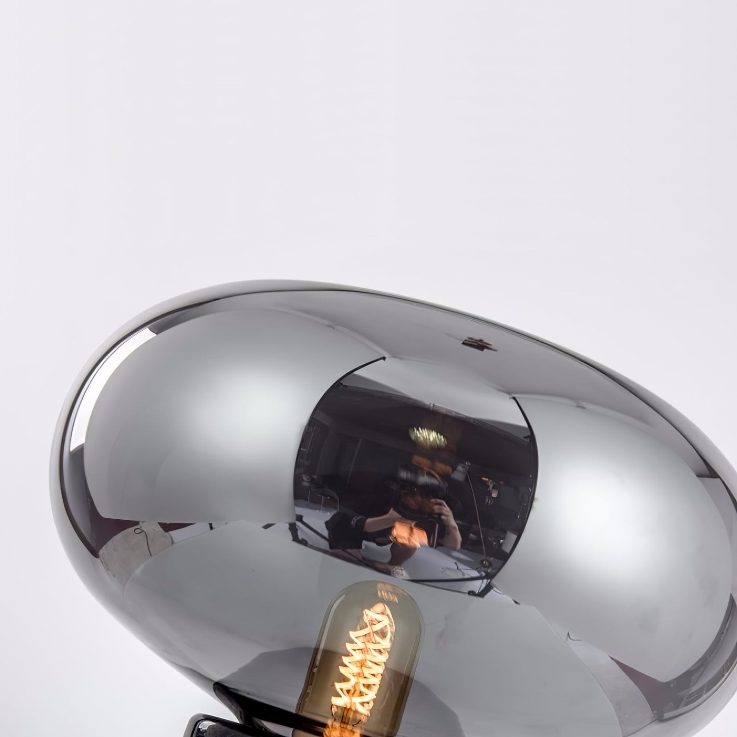 Lin – Glas-Tischlampe im Nordischen Design