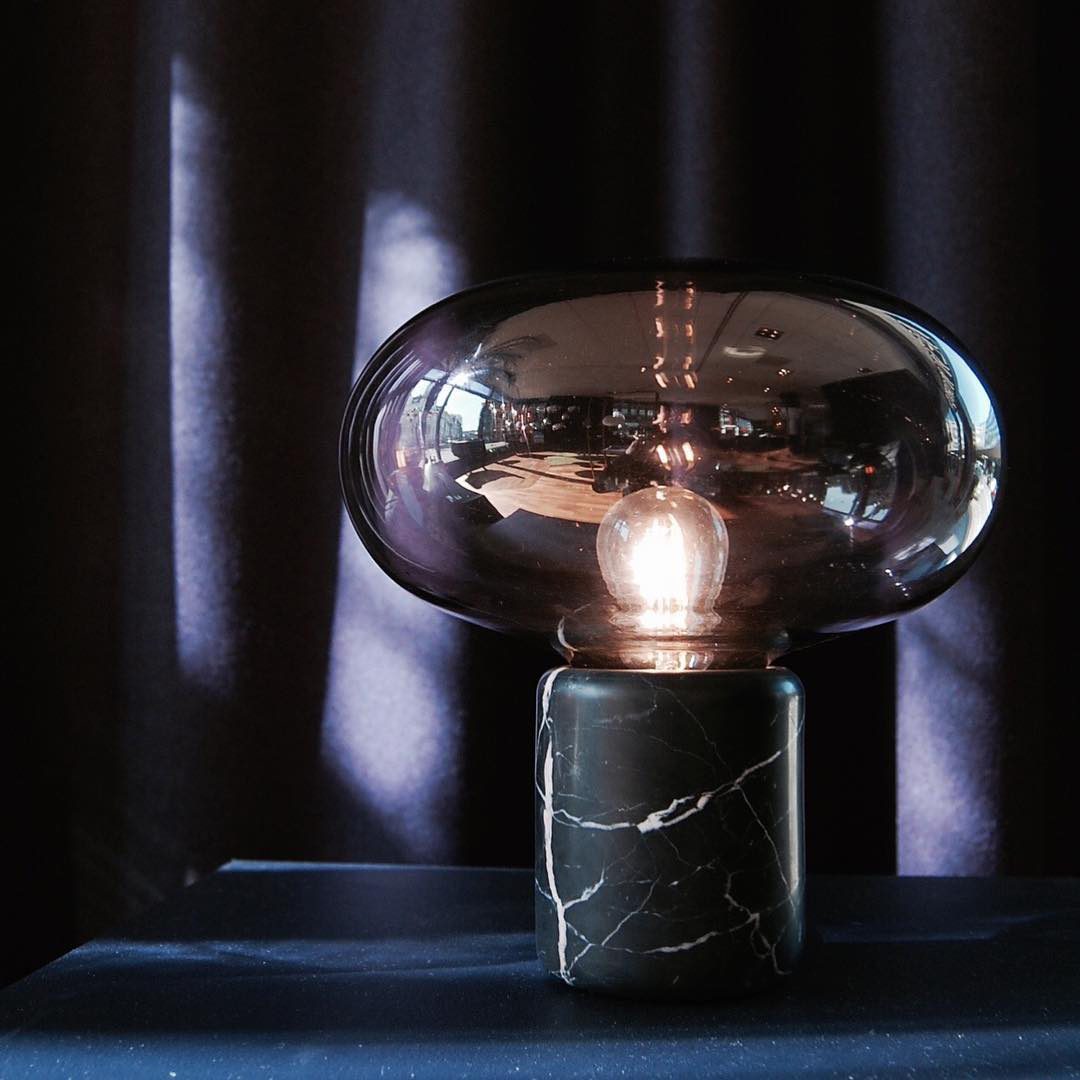 Lin – Glas-Tischlampe im Nordischen Design