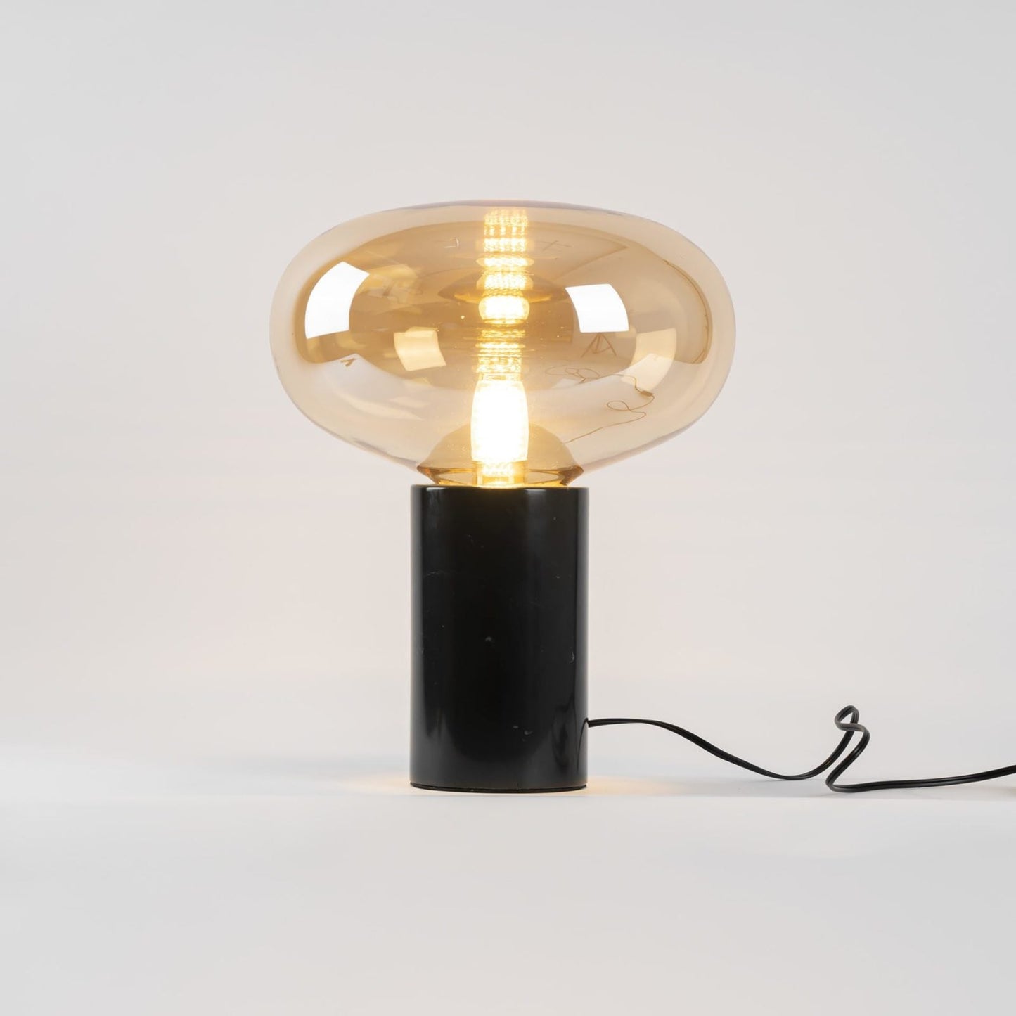Lin – Glas-Tischlampe im Nordischen Design