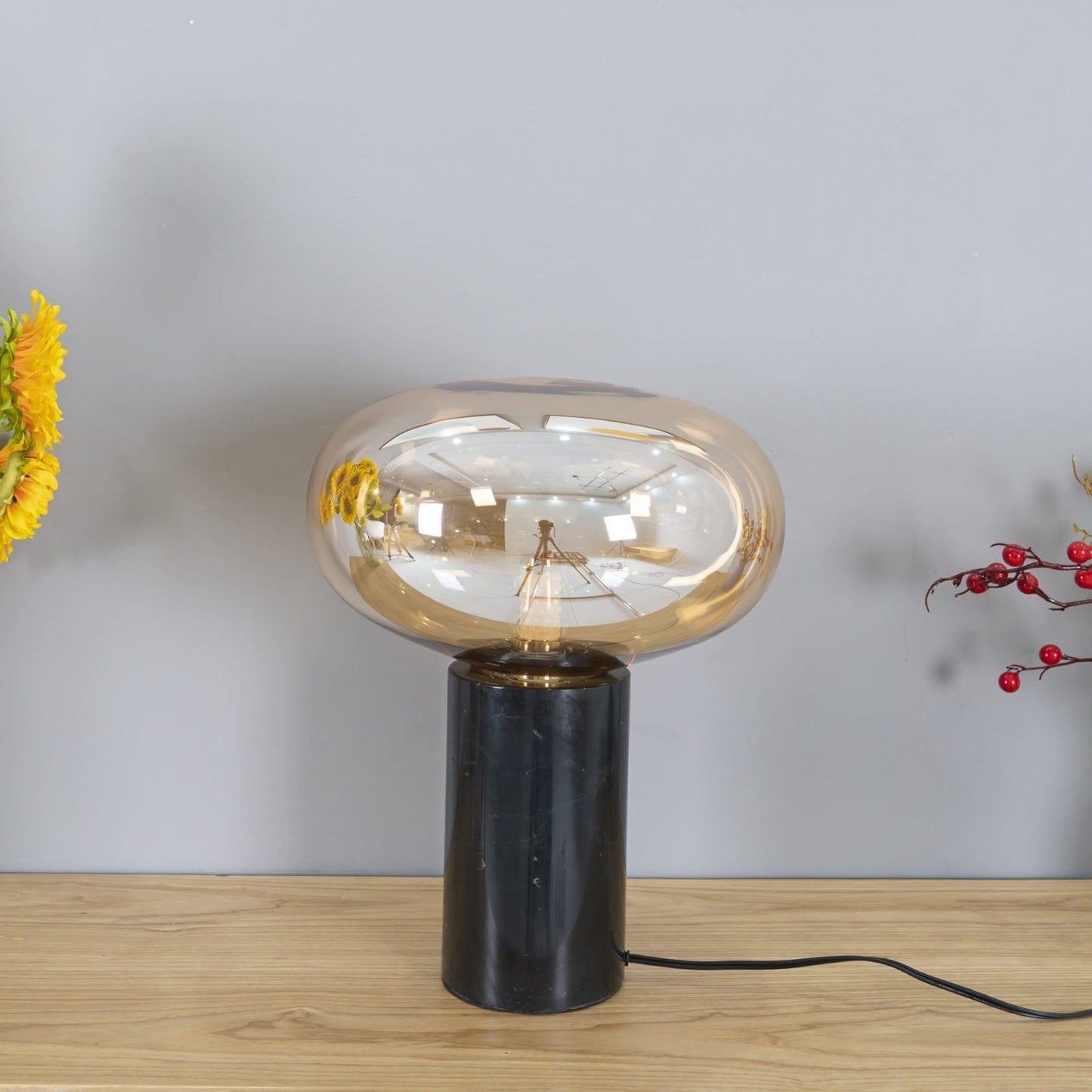 Lin – Glas-Tischlampe im Nordischen Design
