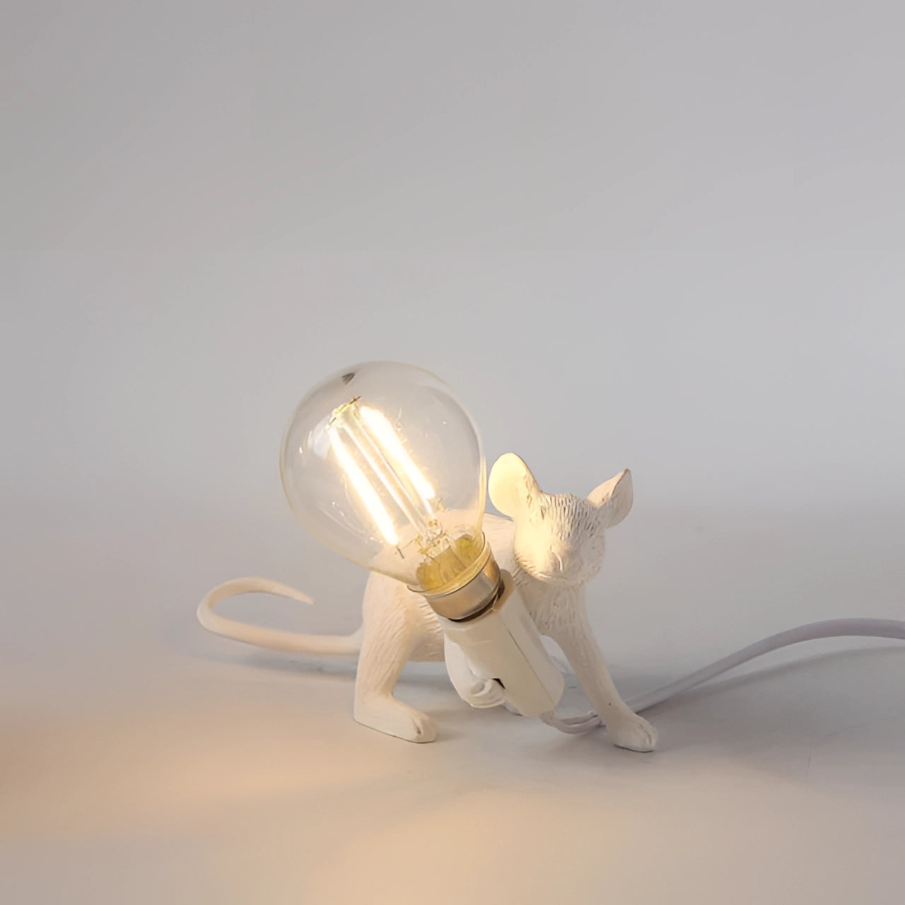 Nilla – Kreative Mini-Mauslampe aus Kunstharz im Nordic-Stil