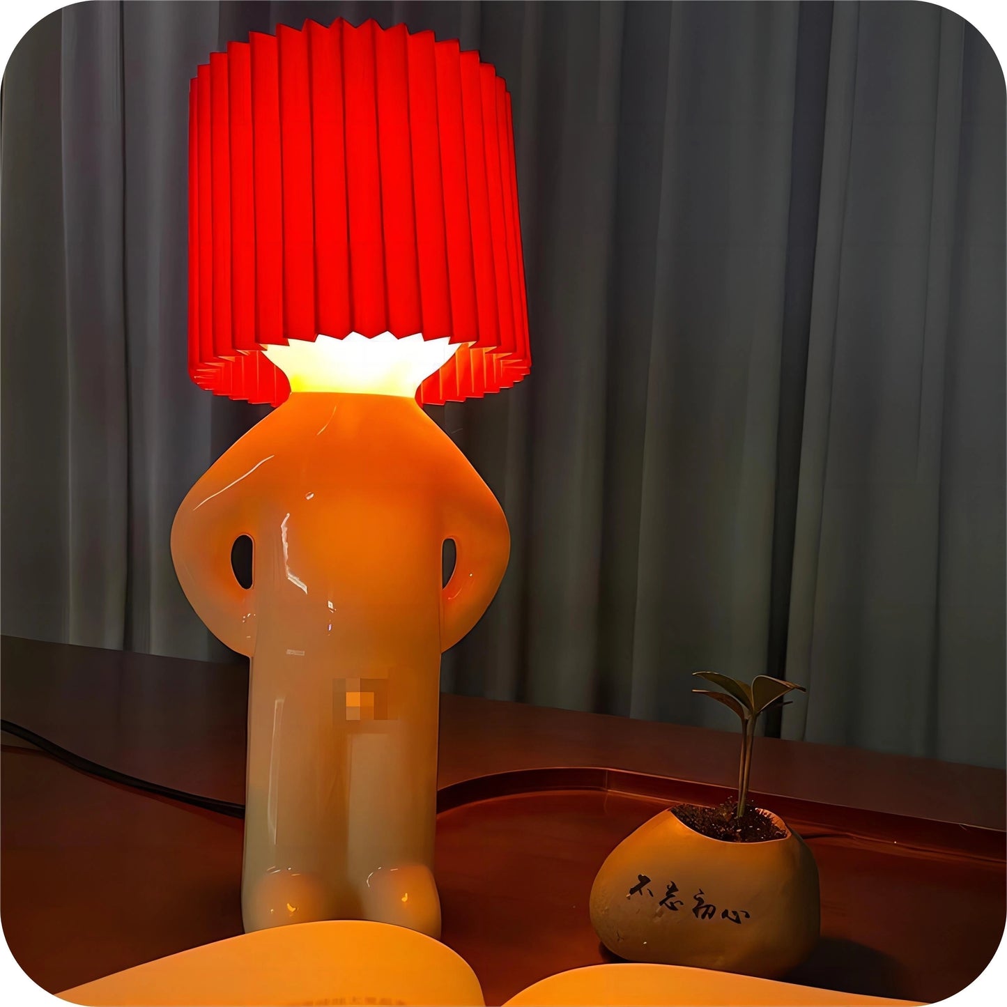 Hugo – Originelle Tischlampe in Menschenform