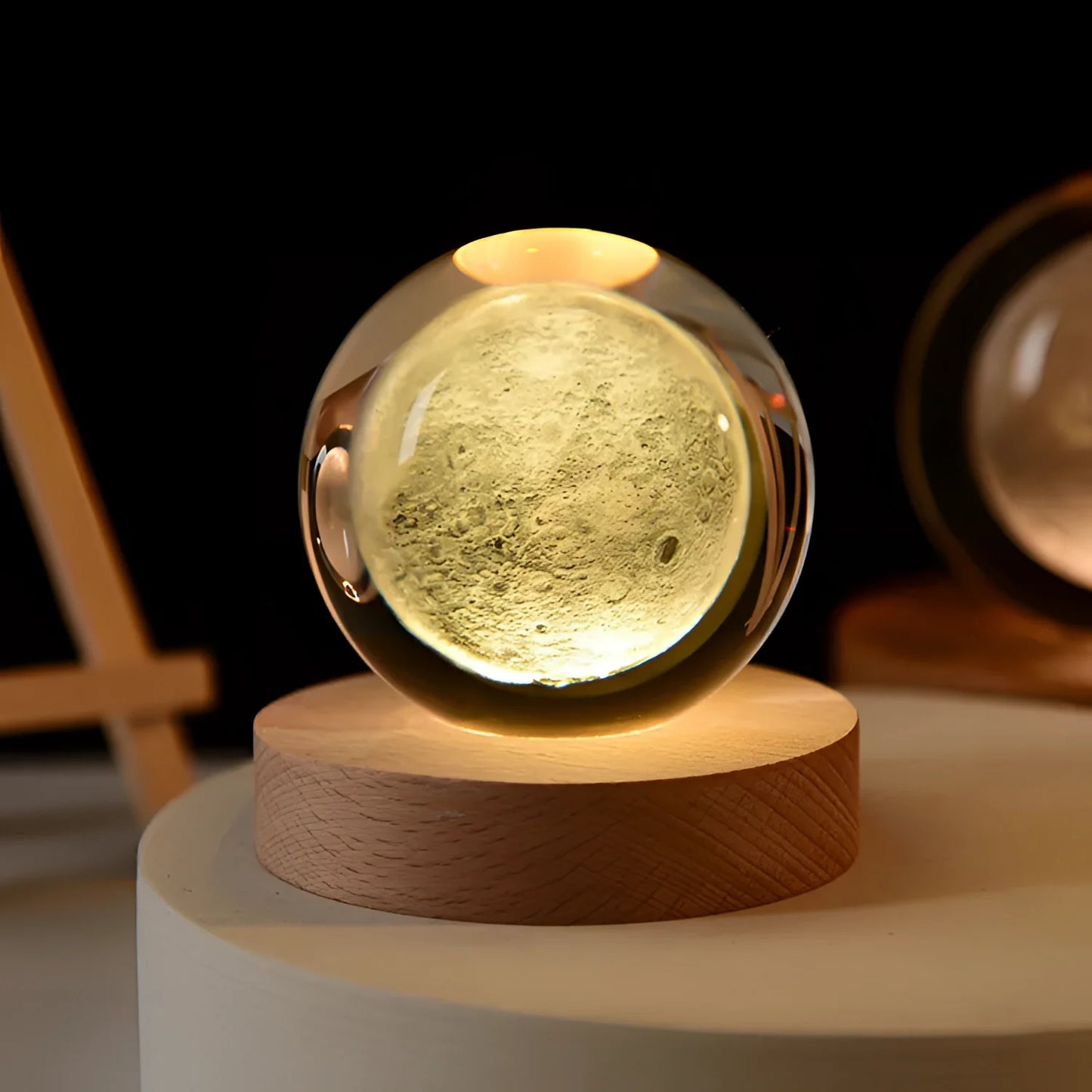 Lyora – LED-Kristalllampe mit 3D-Motiv