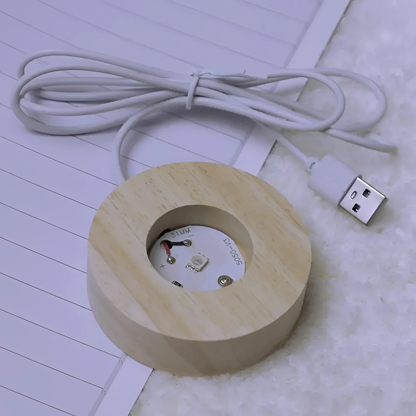Lyora – LED-Kristalllampe mit 3D-Motiv