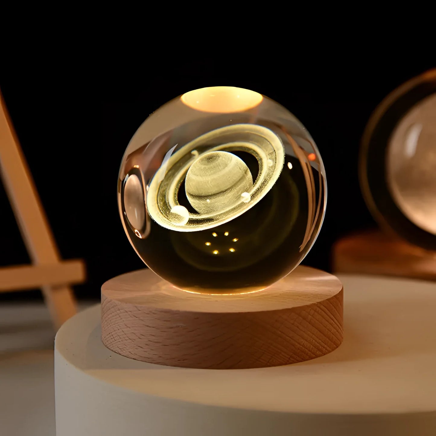 Lyora – LED-Kristalllampe mit 3D-Motiv