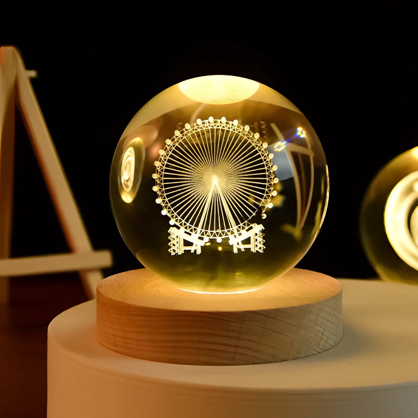 Lyora – LED-Kristalllampe mit 3D-Motiv
