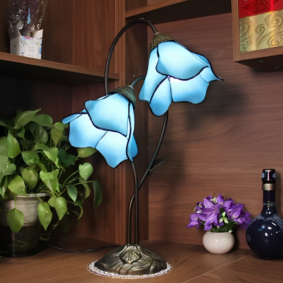 Mikayla – Doppelköpfige Lotus-Tischlampe
