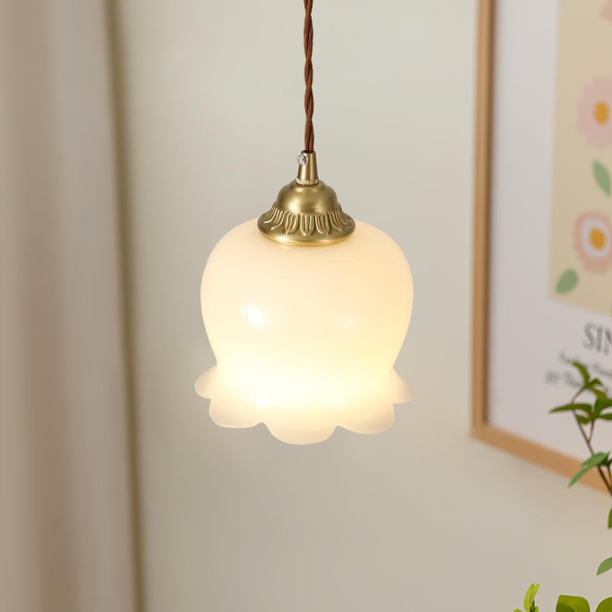 Odette – Französische Retro-Hängeleuchte Maiglöckchen-Design
