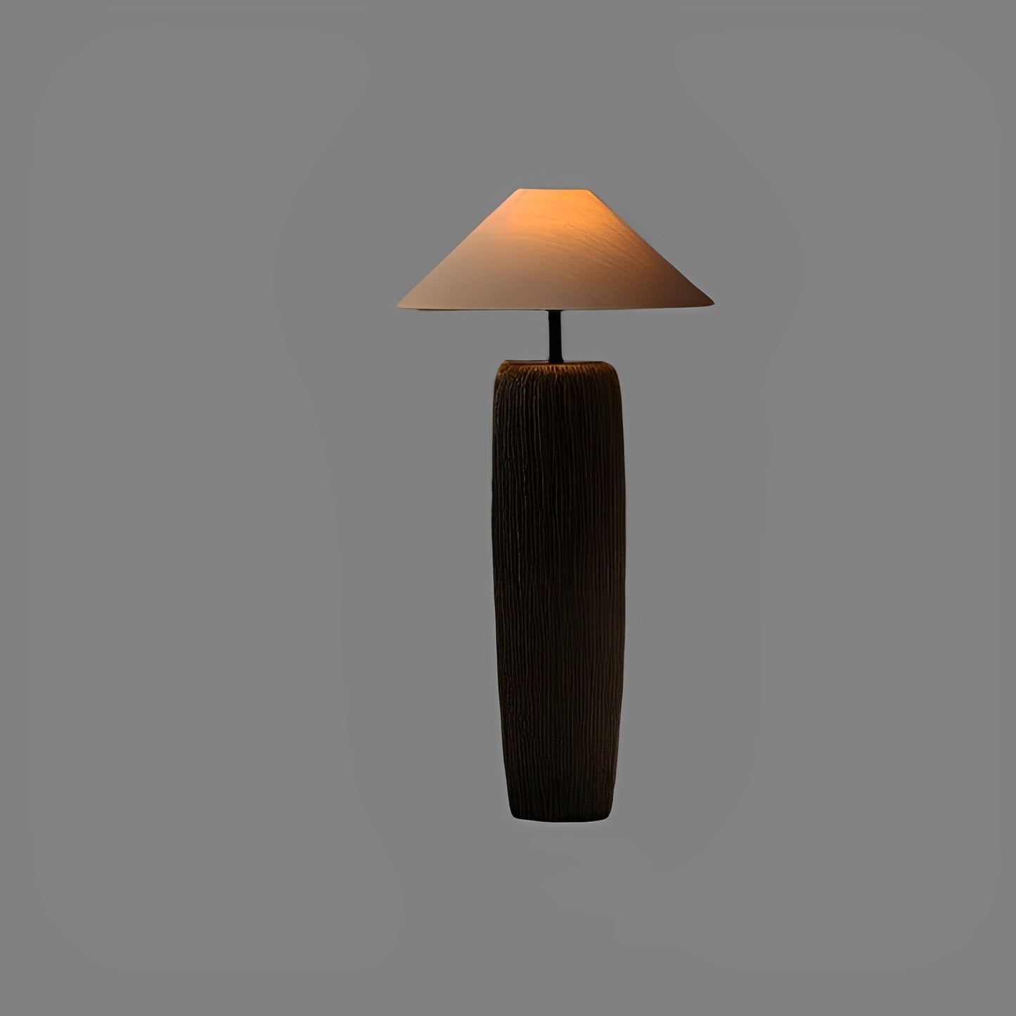 Winnie – Rustikale Stehlampe aus Holz mit Vintage-Charme