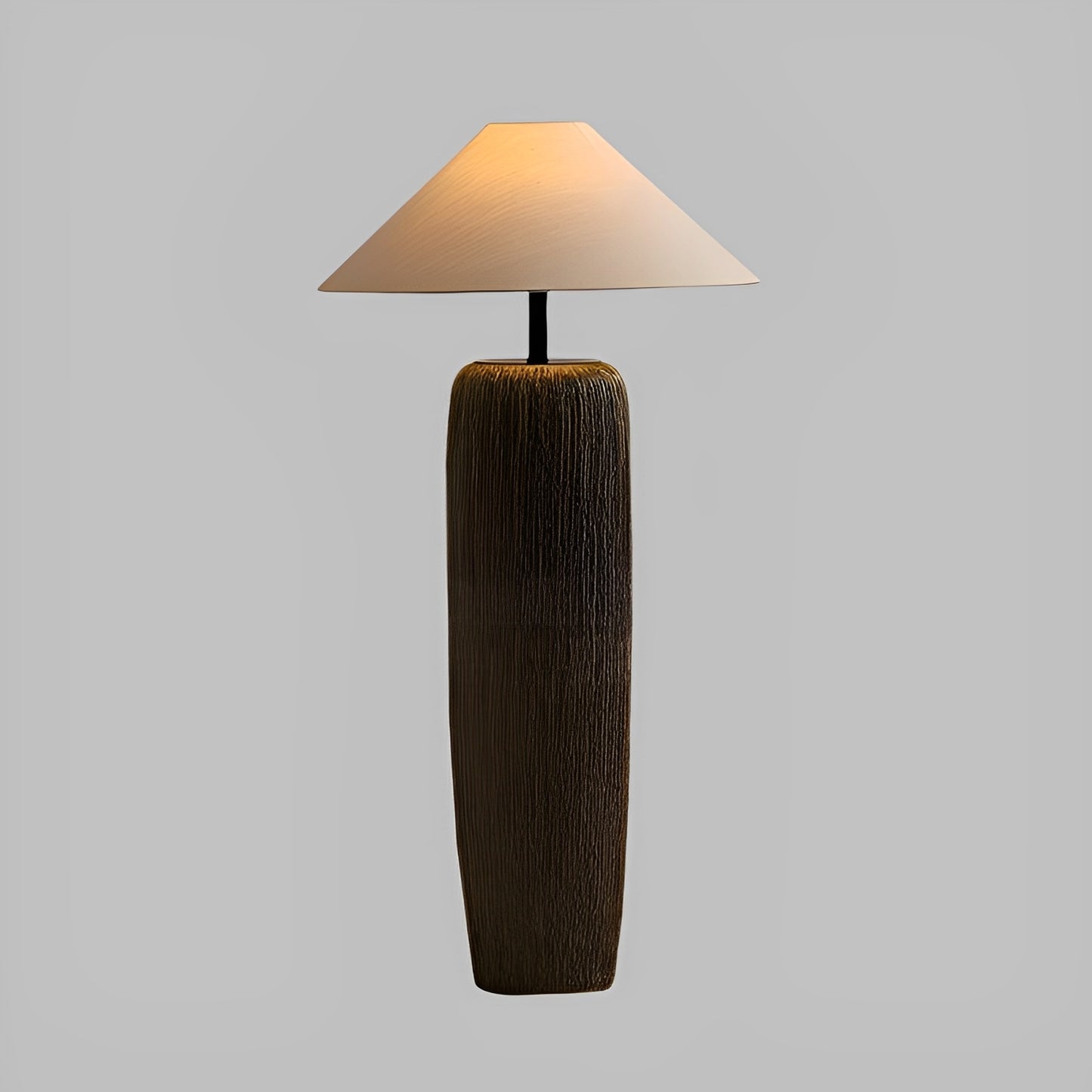Winnie – Rustikale Stehlampe aus Holz mit Vintage-Charme
