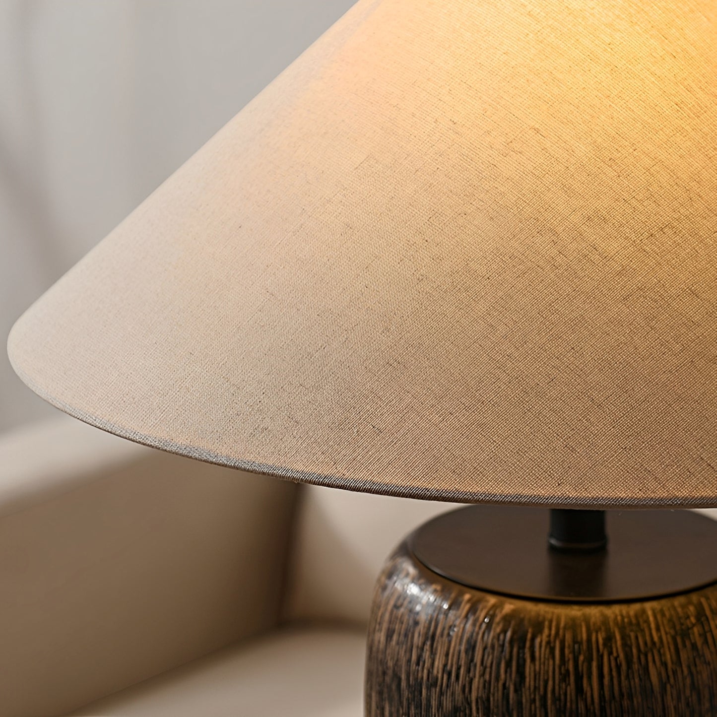Winnie – Rustikale Stehlampe aus Holz mit Vintage-Charme