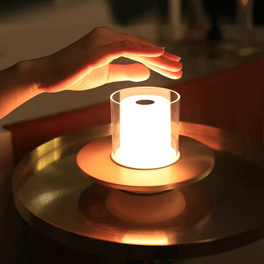LumaGlow – Stilvolle LED-Kerze mit Induktionssteuerung und flammenlosem Licht