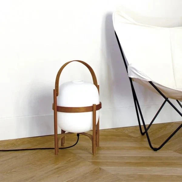 ZenLeuchte – Schlichte Tischlampe im japanisch-nordischen Cesta-Look