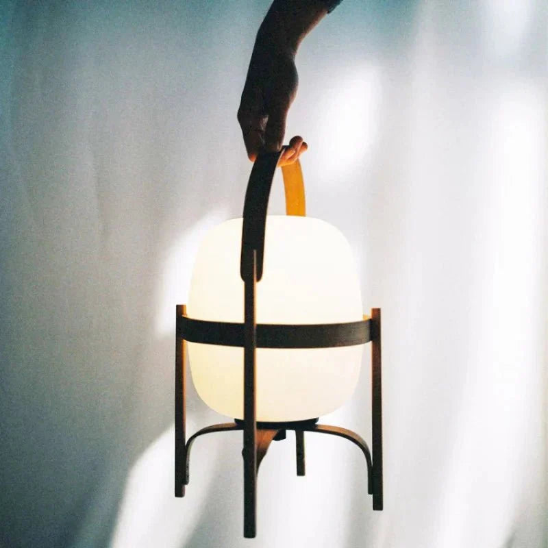 ZenLeuchte – Schlichte Tischlampe im japanisch-nordischen Cesta-Look